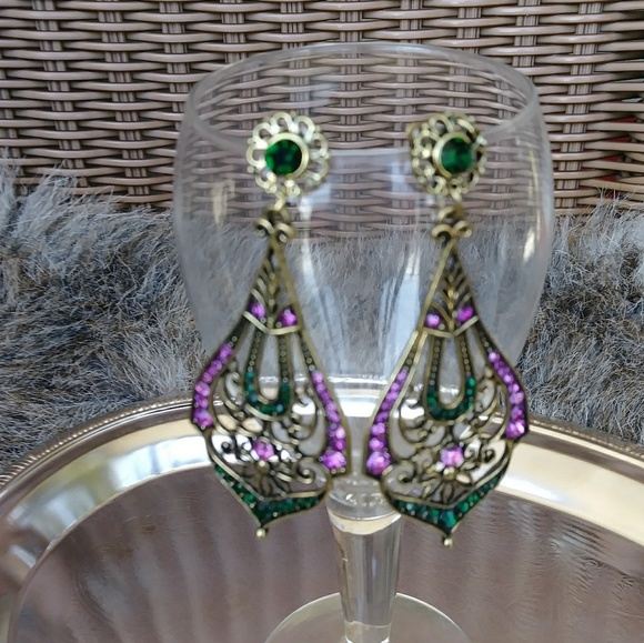 🌟NWOT🌟Statement Earrings - Picture 5 of 8